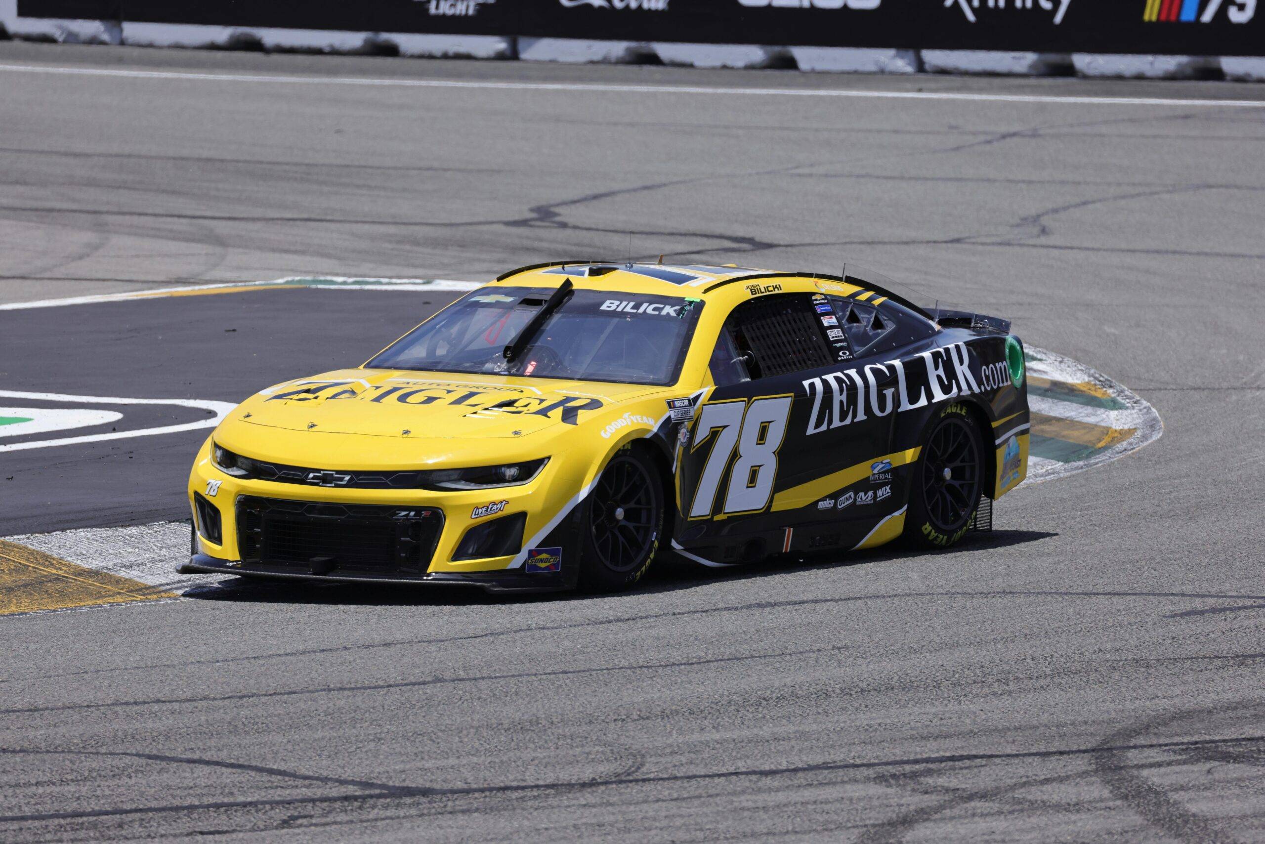 You are currently viewing NASCAR Stages Explained: Why They Matter and How Points Work
